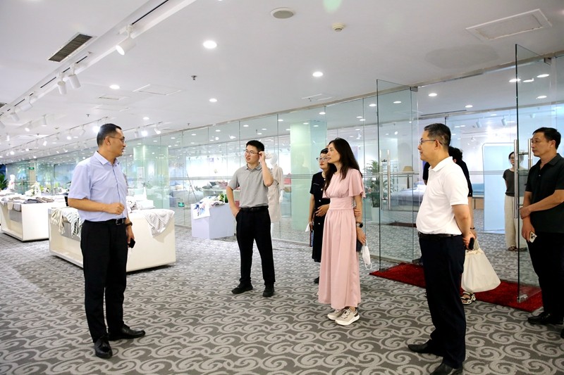 国家发改委经贸司商品平衡二随处长徐婷婷一行考察esball